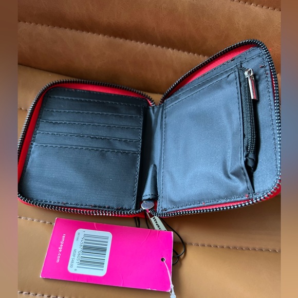 Rampage wallet new with tag never used. Silver zipper and clean black interior - Picture 6 of 6